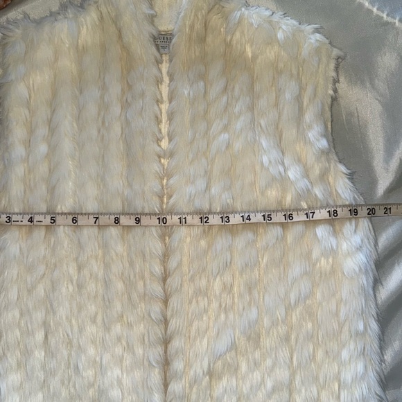 Guess Cream White Faux Fur Wool Blend Sweater Vest Sz L - Picture 10 of 14